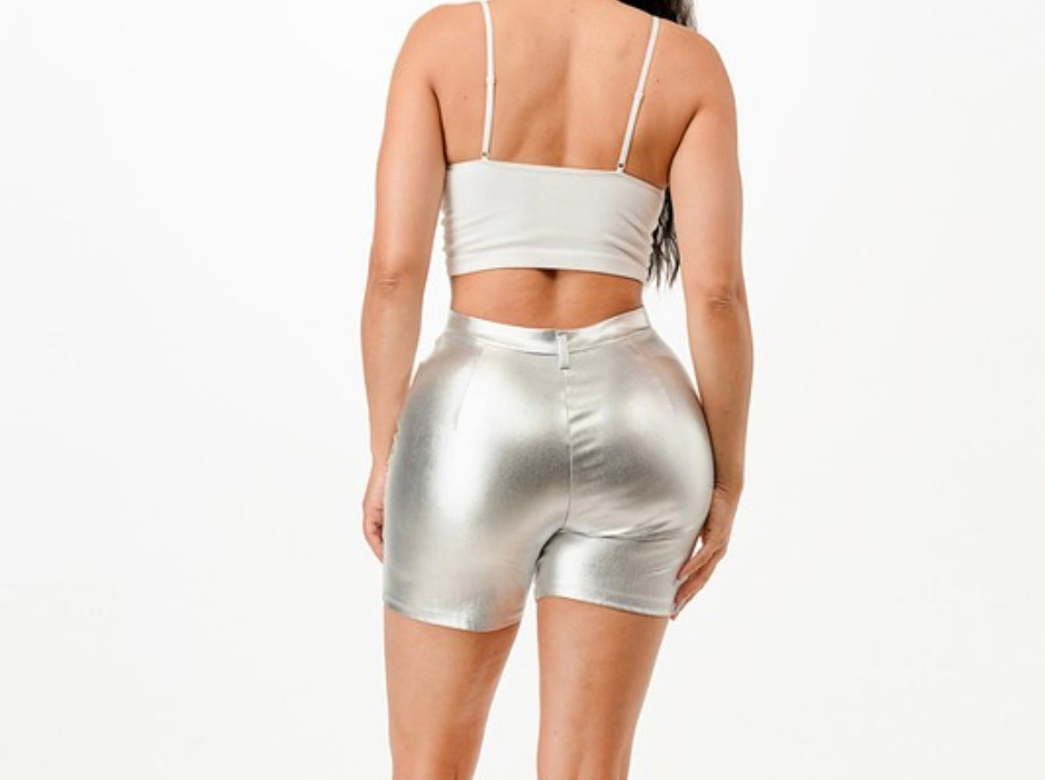 METALLIC SHORTS – It's A Vibe Fashion House