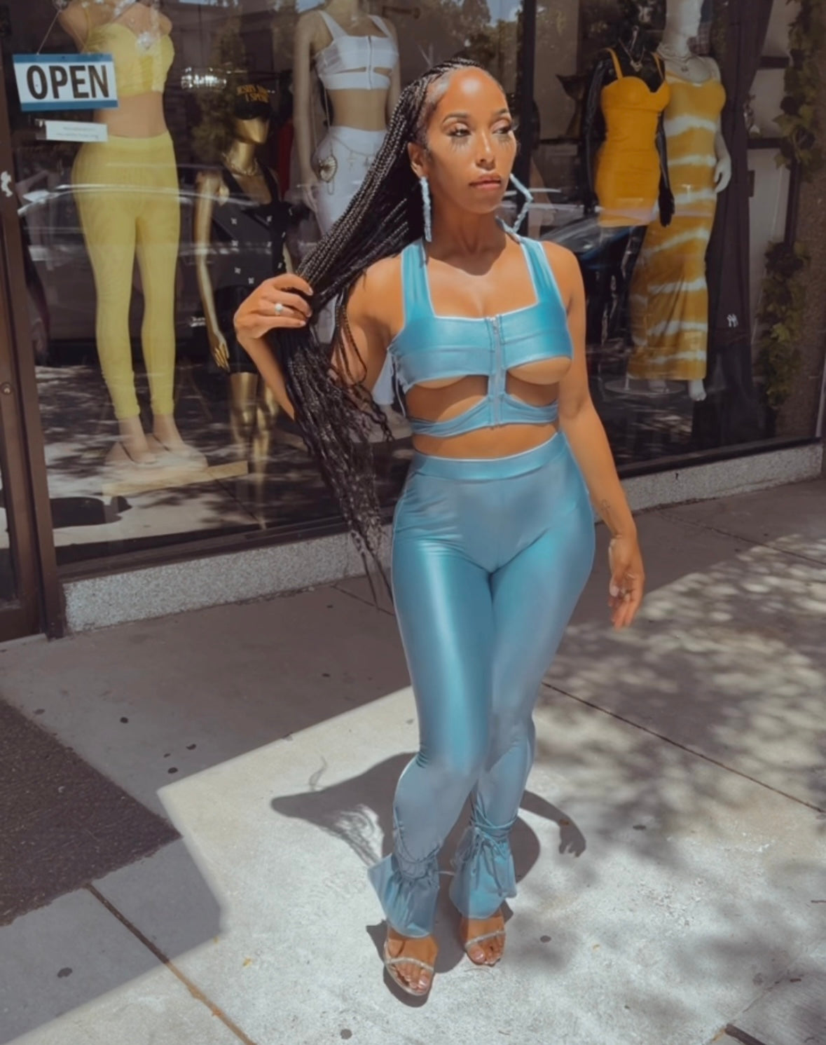 The “Lil Yea Yea” 2 piece