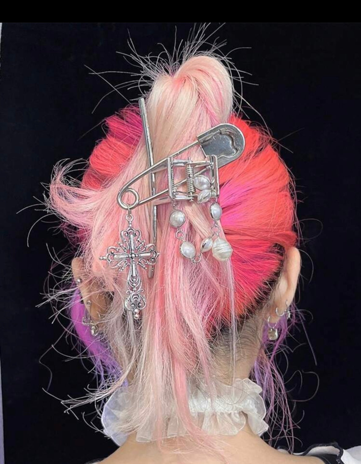 The “Platinum Pin Up” Hair Clip